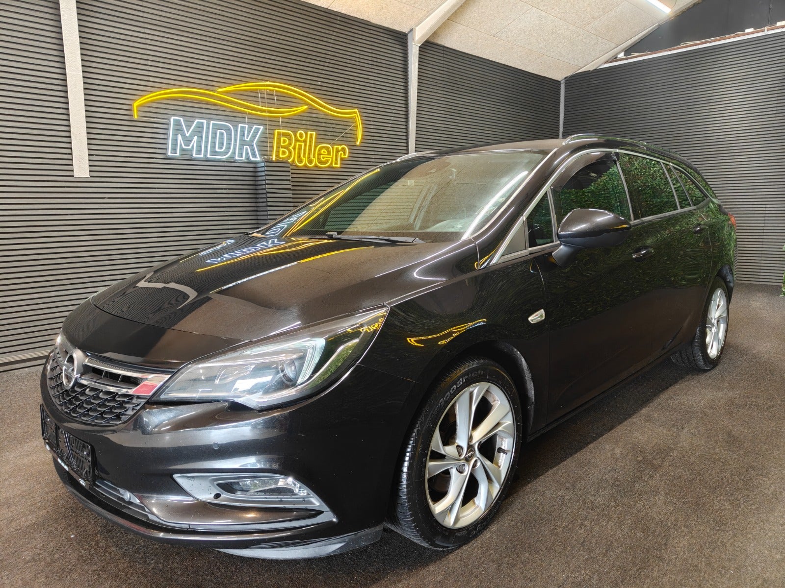 Billede af Opel Astra 1,6 CDTi 136 Dynamic Sports Tourer aut.