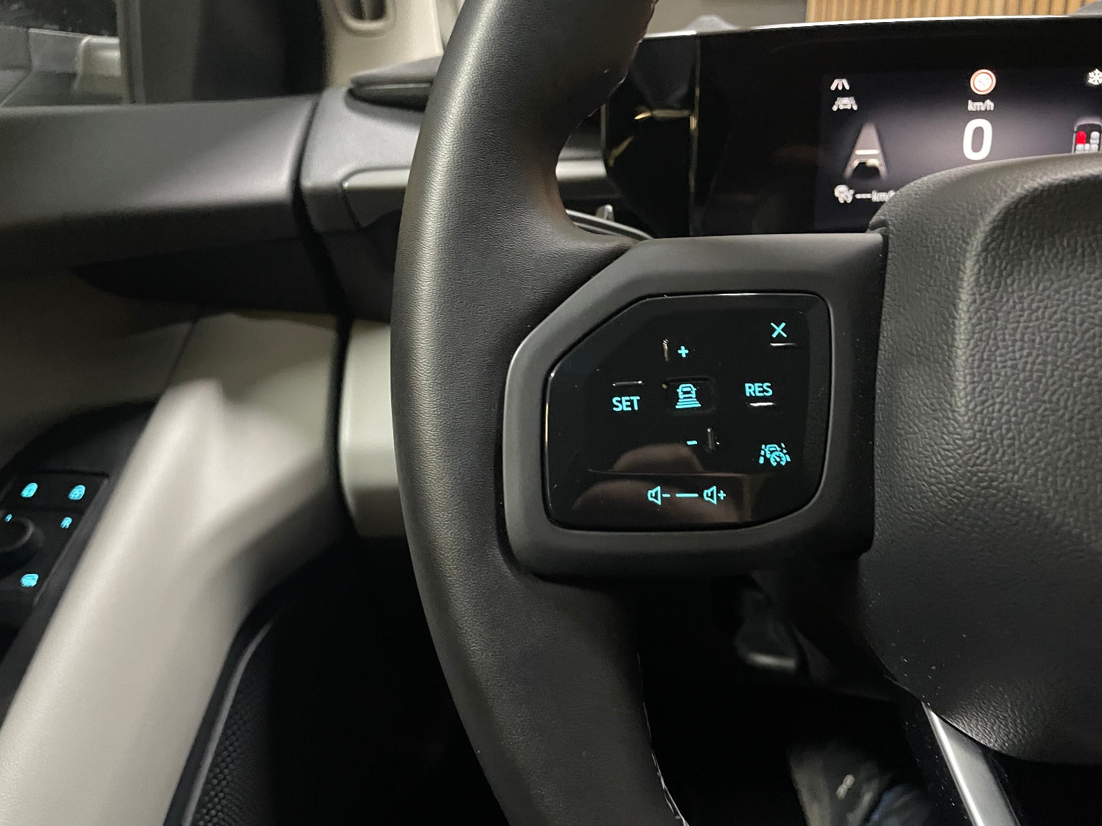 Billede af Ford Explorer 79 Select Extended Range