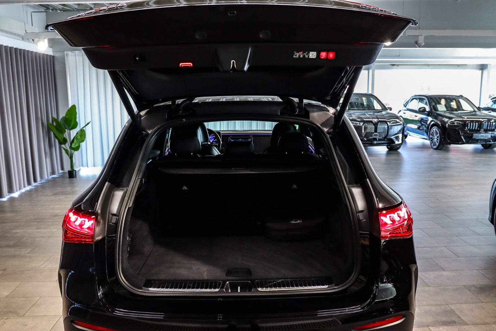 Billede af Mercedes EQE350 SUV  AMG Line 4Matic