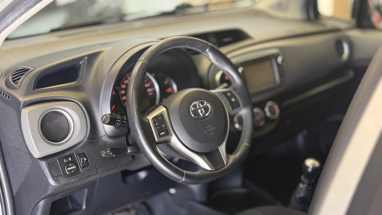 Billede af Toyota Yaris 1,3 VVT-i T1