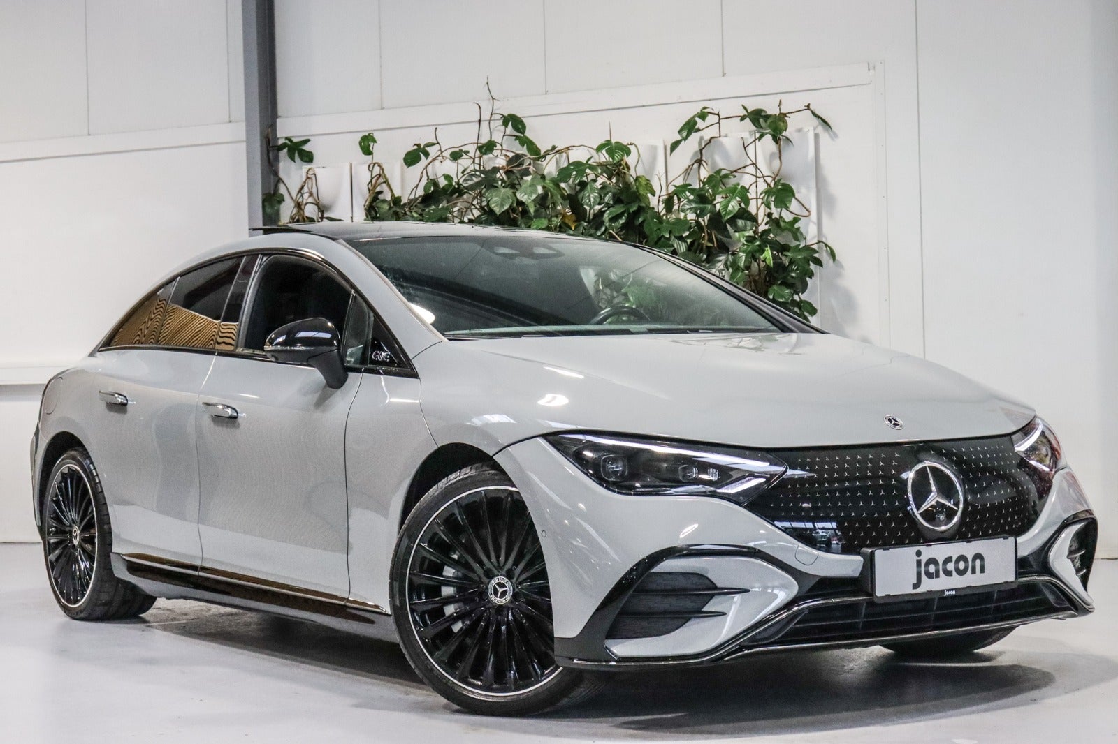 Mercedes EQE350 AMG Line