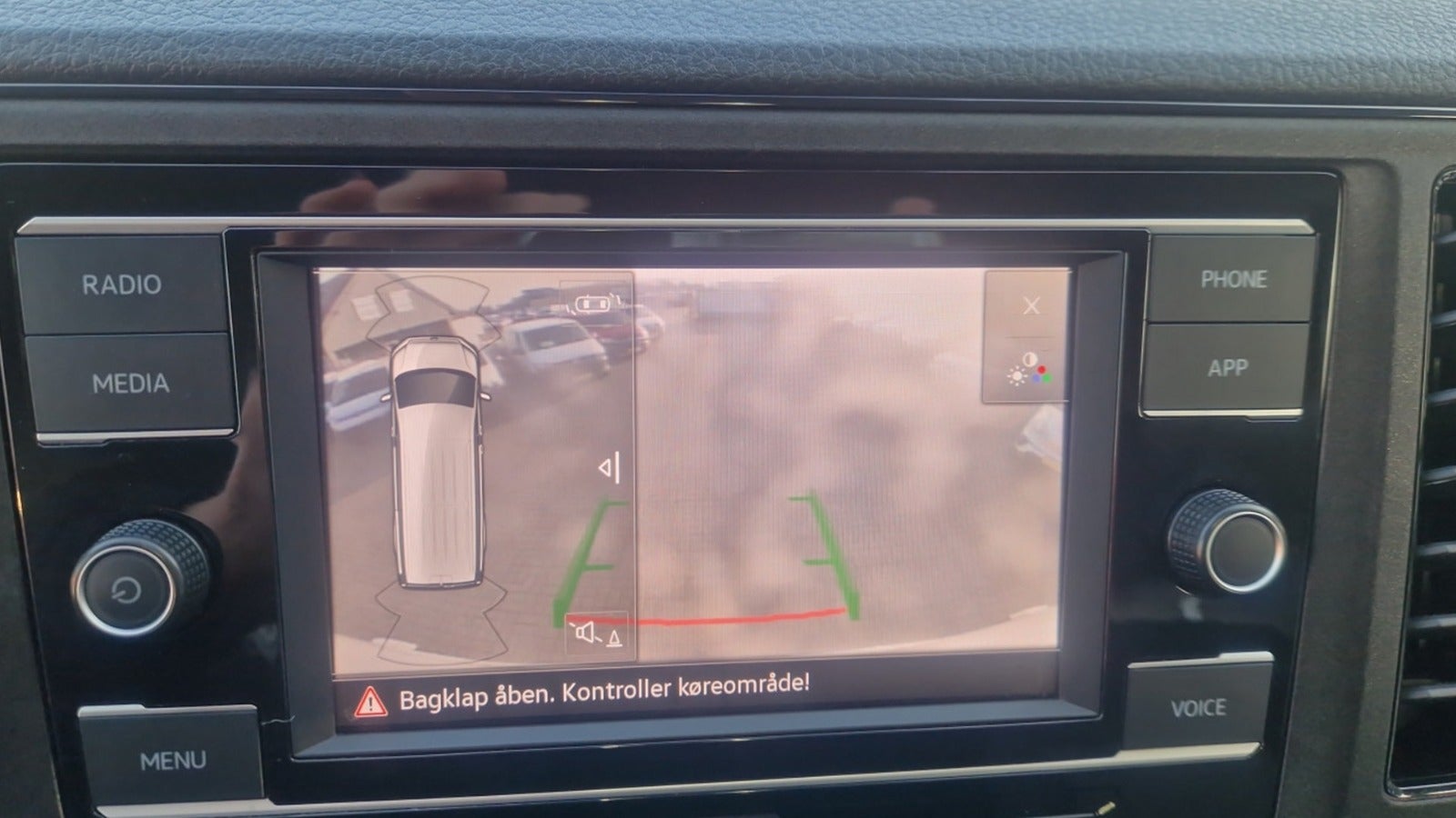 Billede af VW Crafter 35 2,0 TDi 177 Kassevogn L3H2 aut.