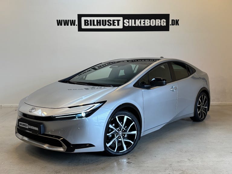 Toyota Prius Plug-in Hybrid Elegant