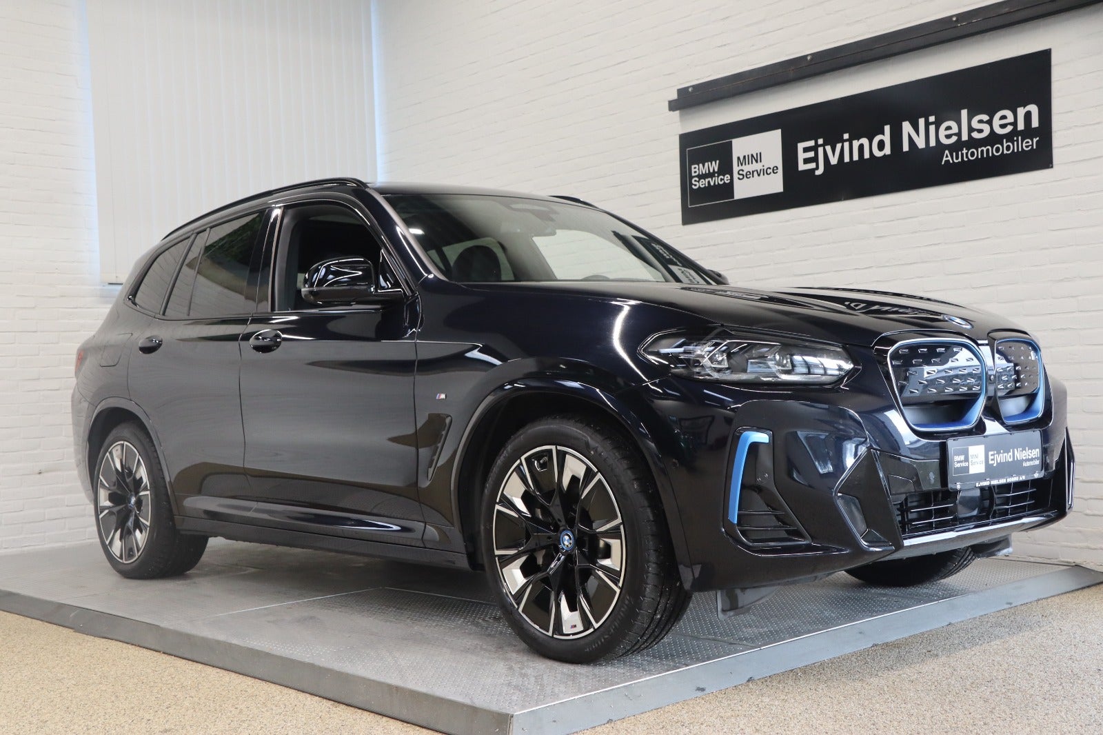 BMW iX3 Charged Plus M-Sport