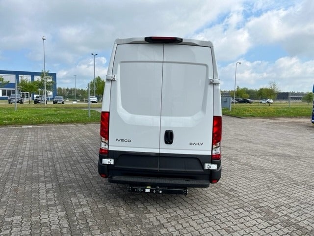 Billede af Iveco Daily 3,0 35S18 12m³ Van AG8