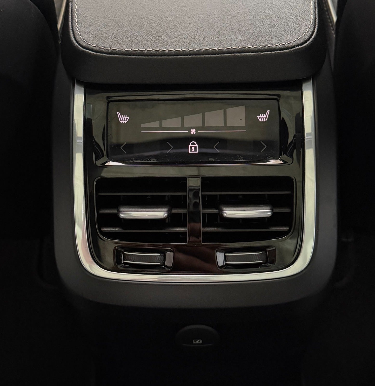 Billede af Volvo XC90 2,0 T8 ReCharge Ultimate Dark aut. AWD 7prs