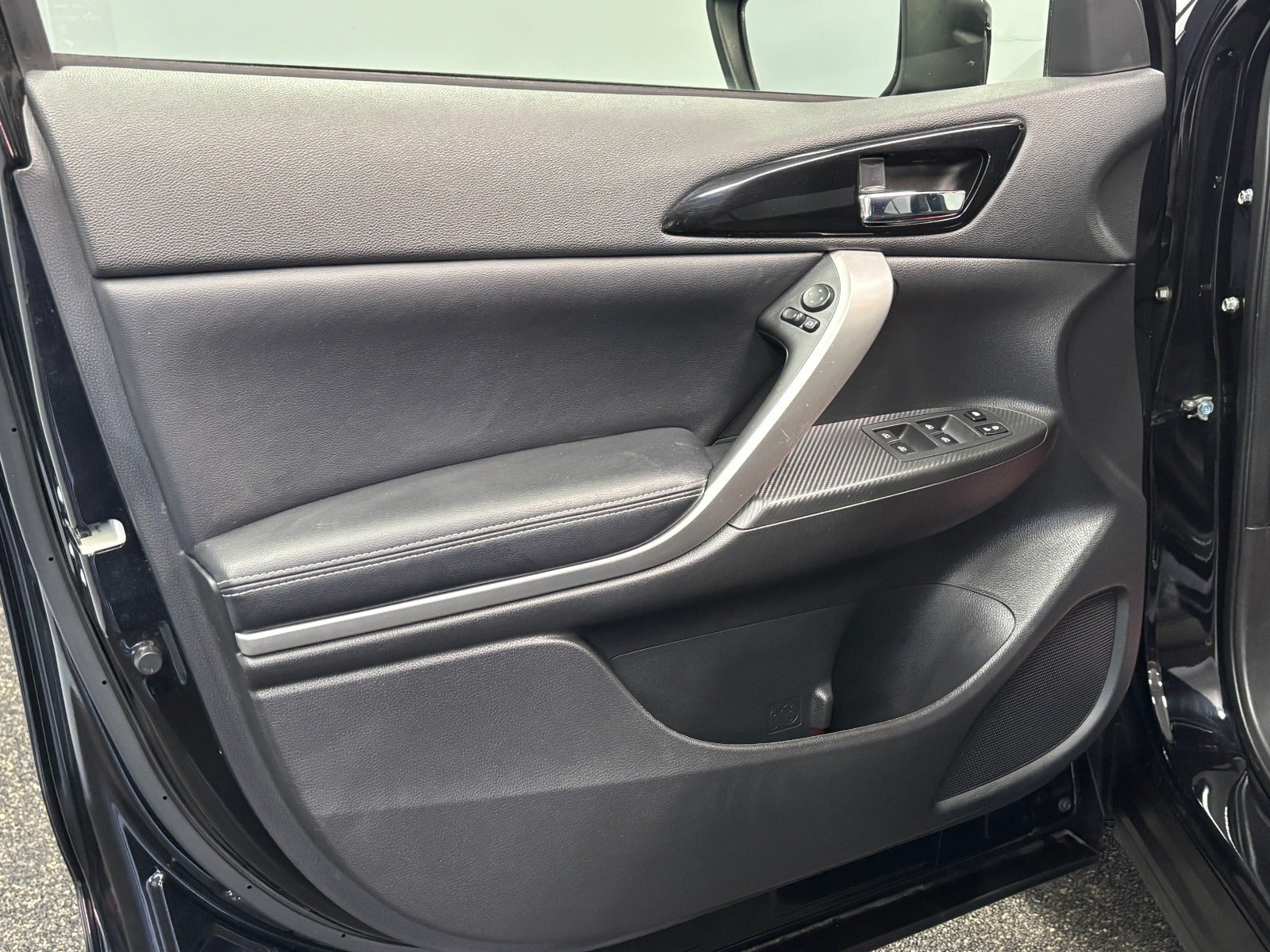Billede af Mitsubishi Eclipse Cross 2,4 PHEV Invite CVT 4WD