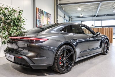 Porsche Taycan 4S