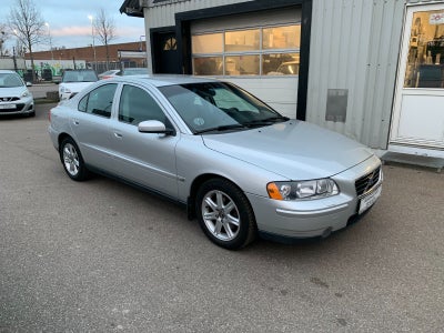Volvo S60 2,4 140 Momentum 4d