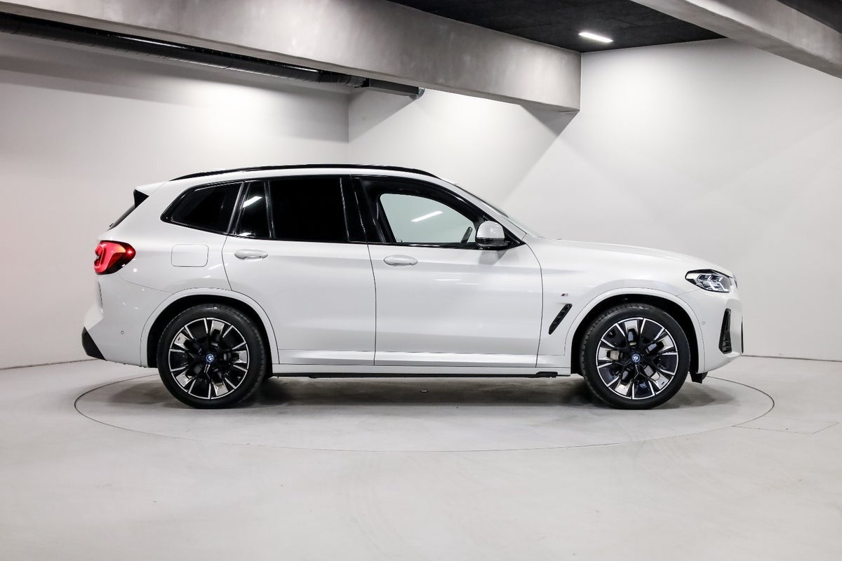 BMW iX3 Charged Plus M-Sport