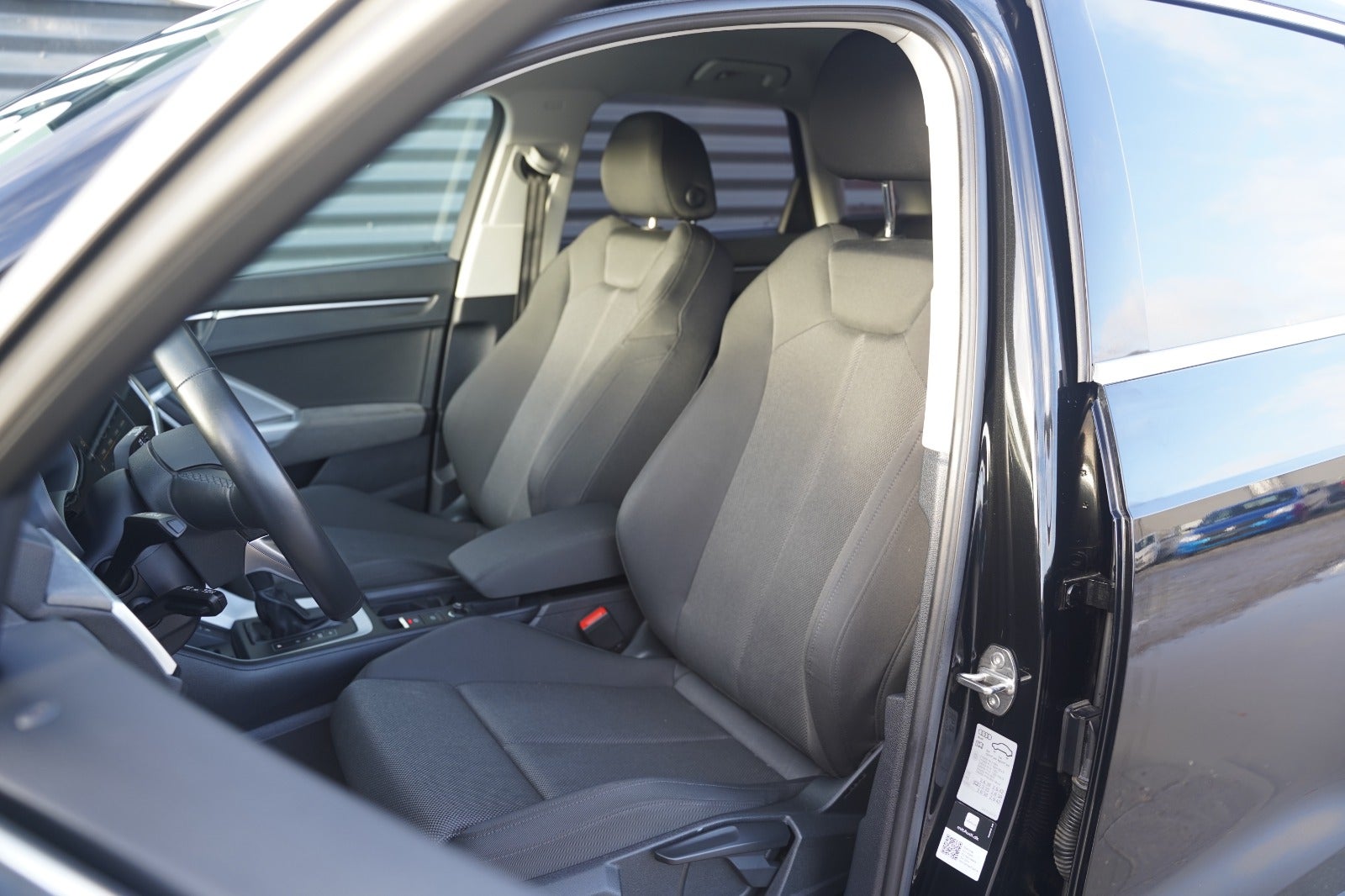 Billede af Audi Q3 45 TFSi e Attitude plus S-tr.