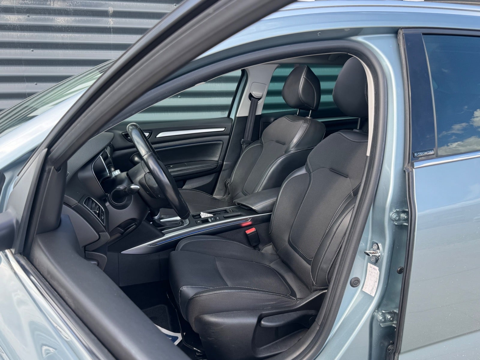 Billede af Renault Megane IV 1,6 E-Tech Intens Sport Tourer