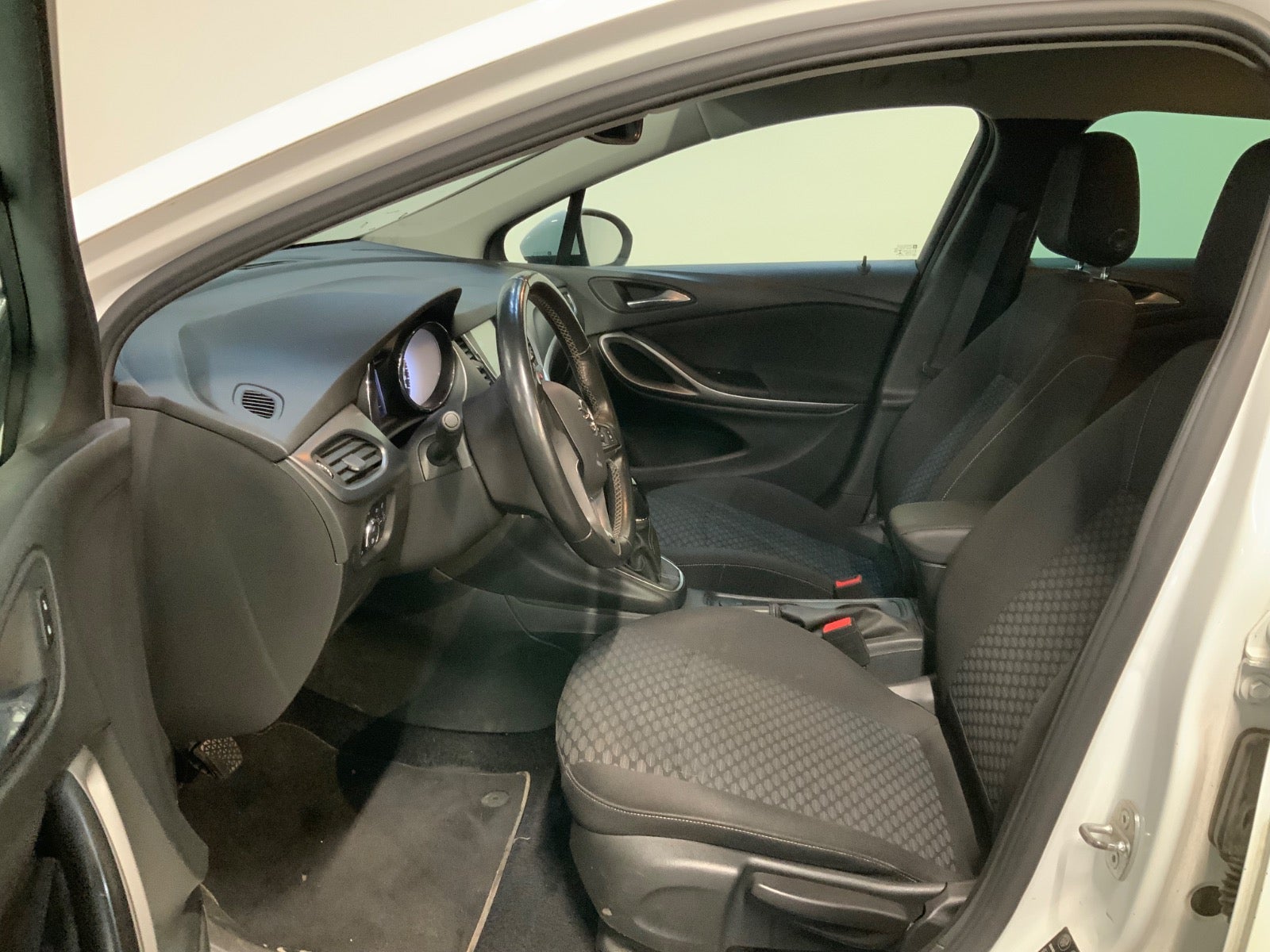 Opel Astra (6/8)