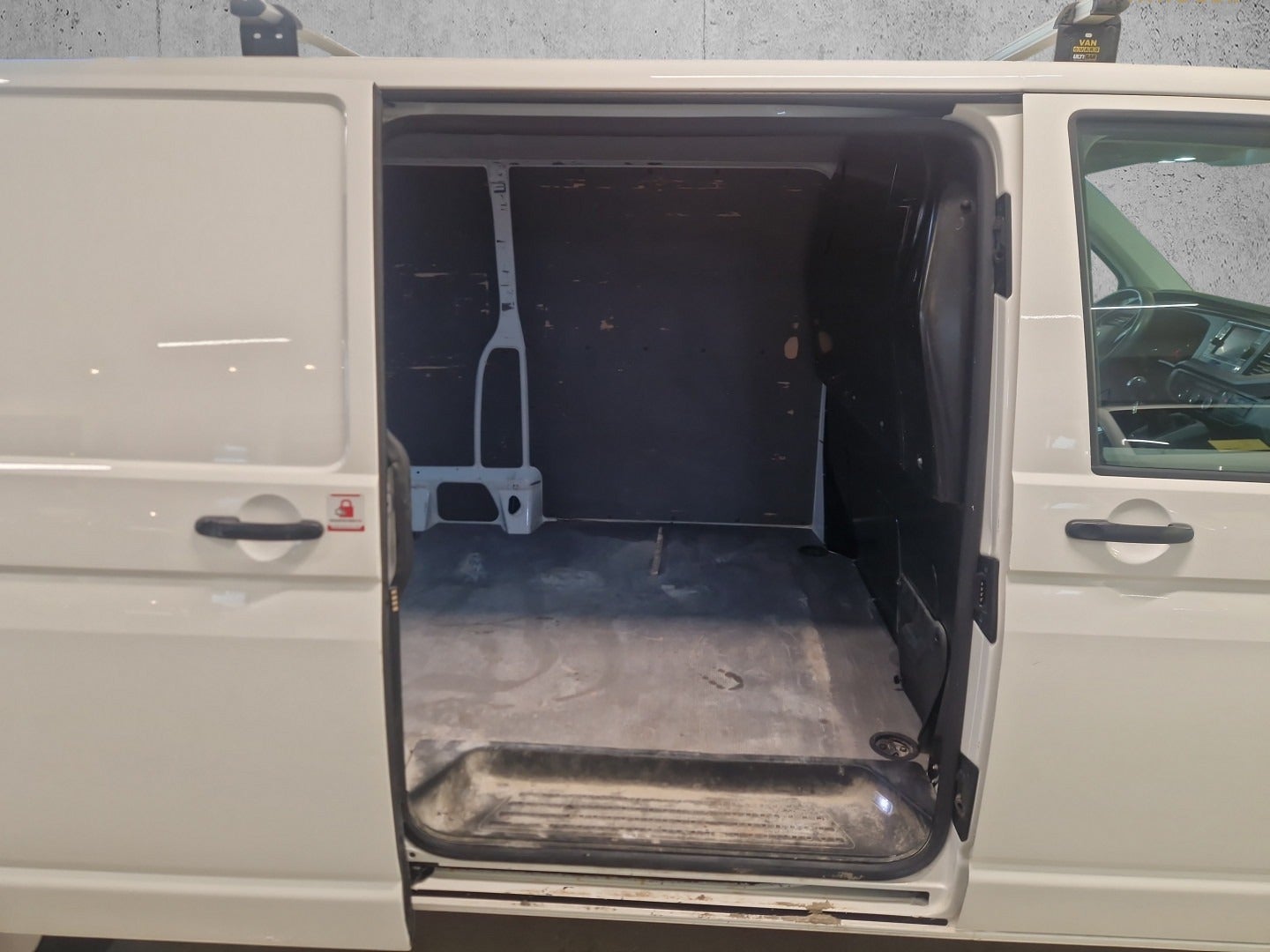 Billede af VW Transporter 2,0 TDi 110 Kassevogn lang