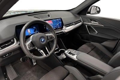 BMW iX1 eDrive20 M-Sport - 4