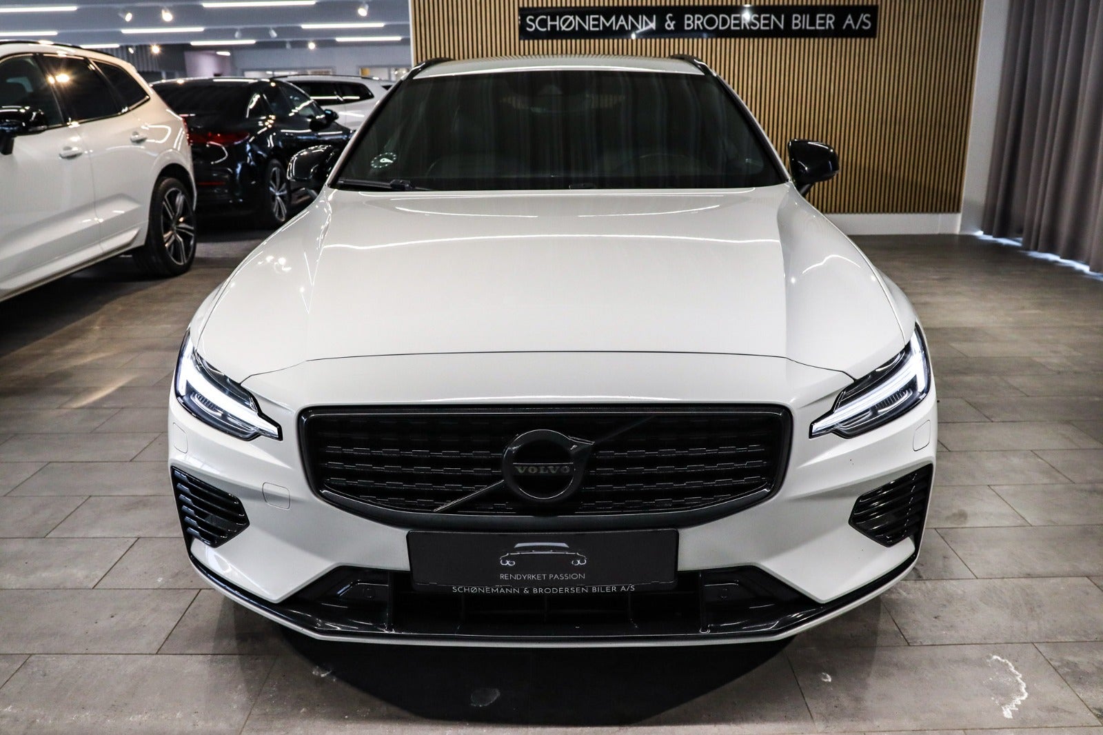 Billede af Volvo V60 2,0 T6 ReCharge R-Design aut. AWD