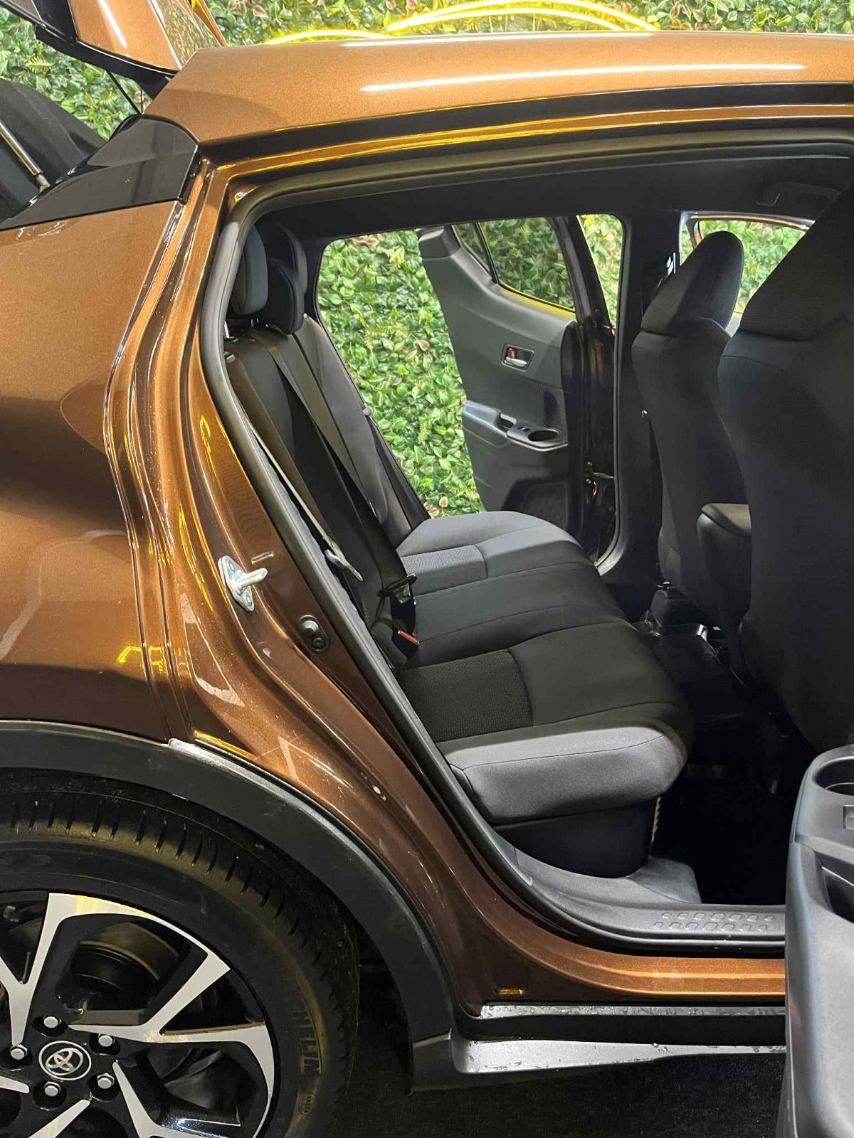 Billede af Toyota C-HR 1,8 Hybrid C-ENTER CVT