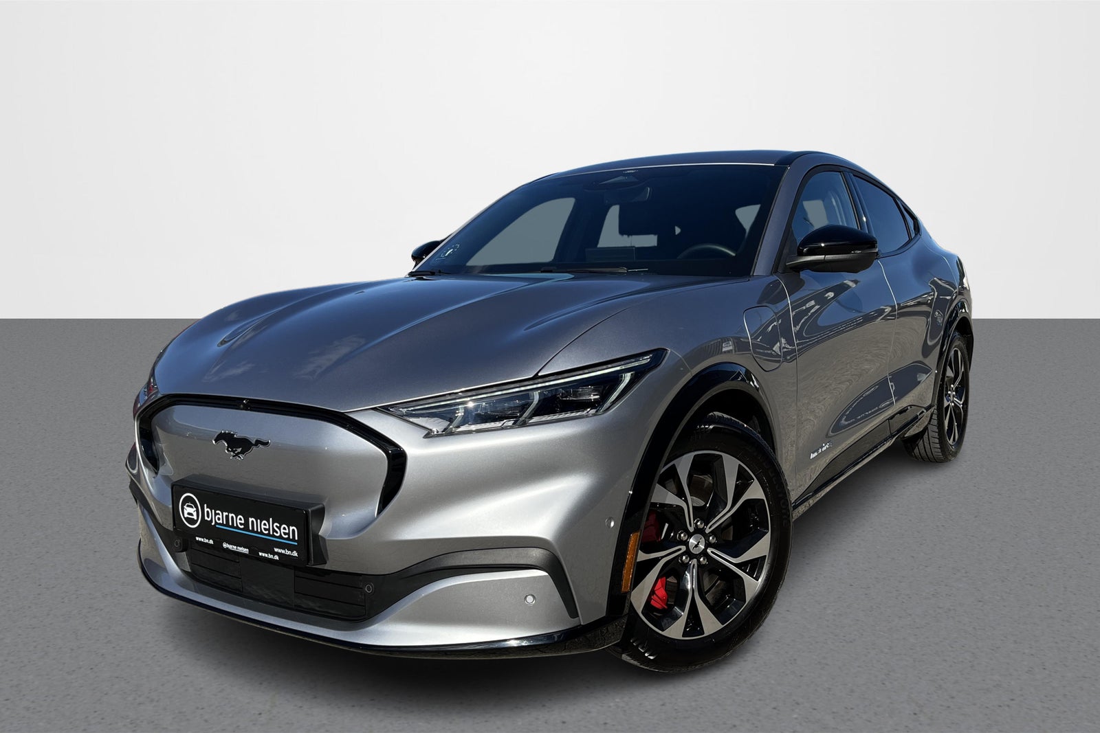 brugt-ford-mustang-mach-e-standard-range-awd-2022-udstillet-i