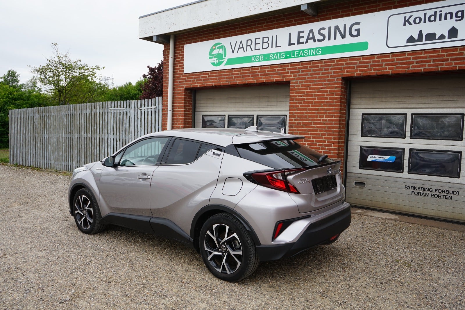 Billede af Toyota C-HR 1,8 Hybrid C-ENTER CVT Van