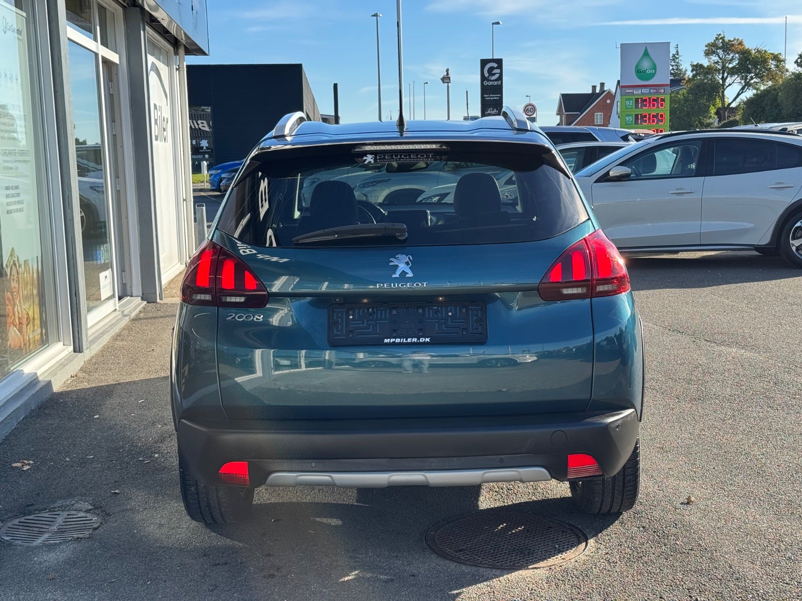 Billede af Peugeot 2008 1,6 BlueHDi 100 Allure Sky