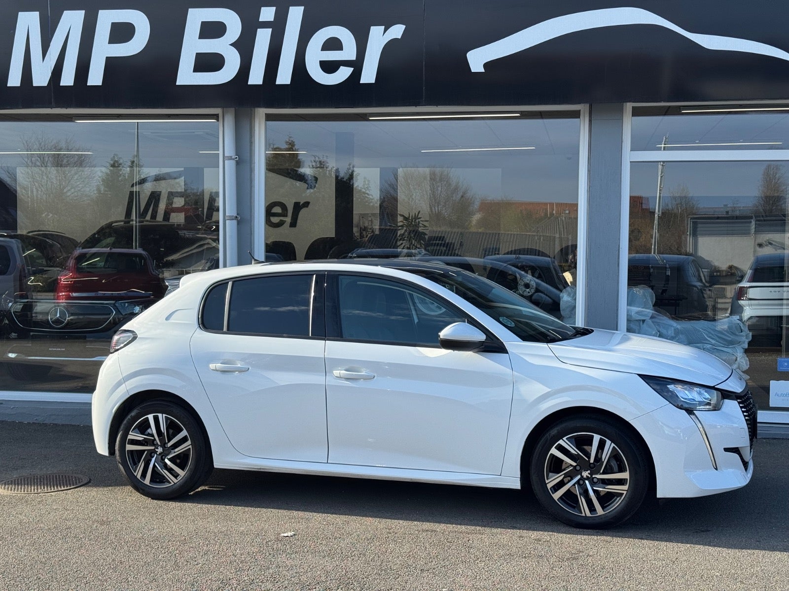 Billede af Peugeot 208 1,5 BlueHDi 100 Allure Sky