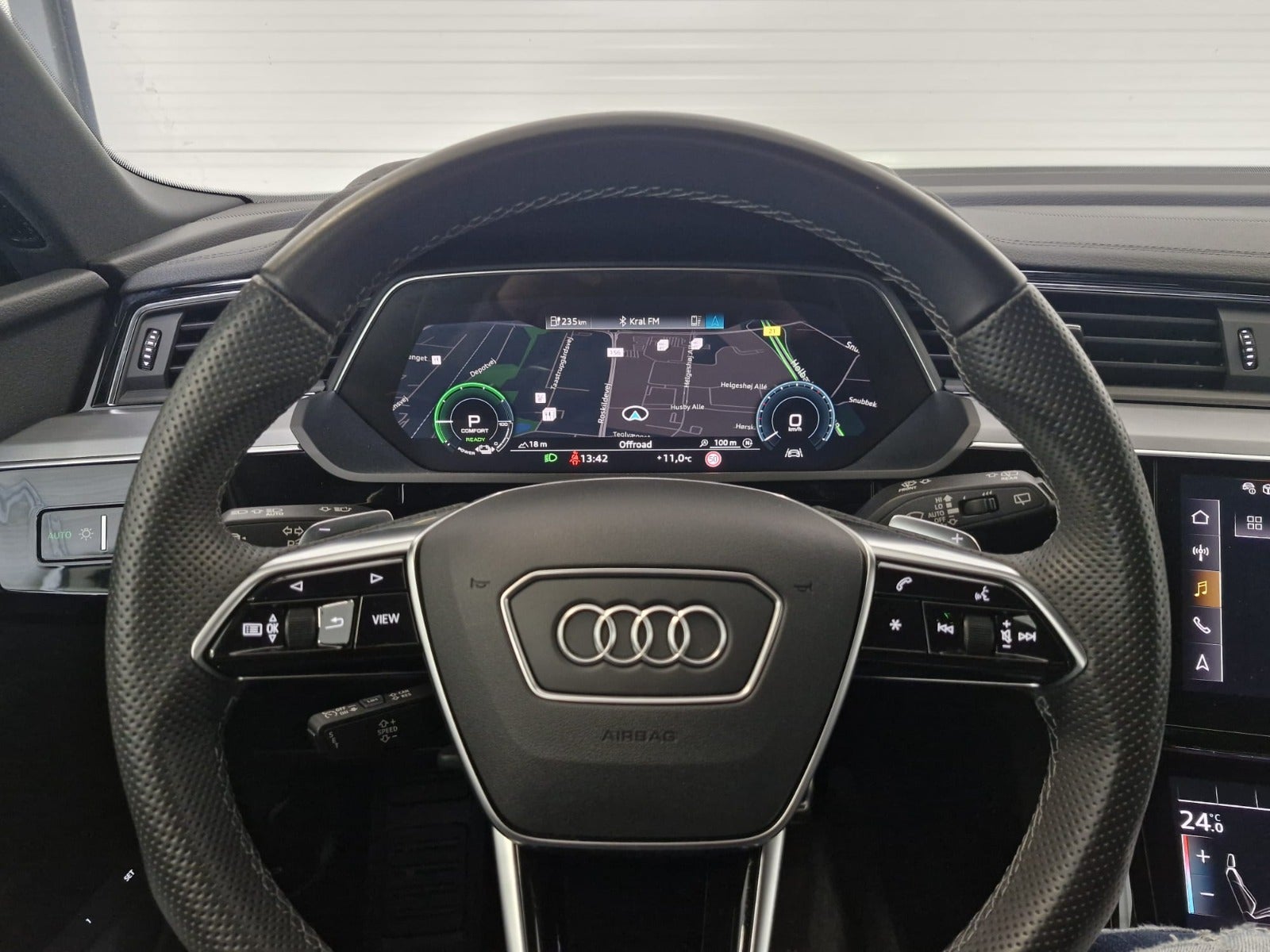Billede af Audi Q8 e-tron 50 S-line quattro