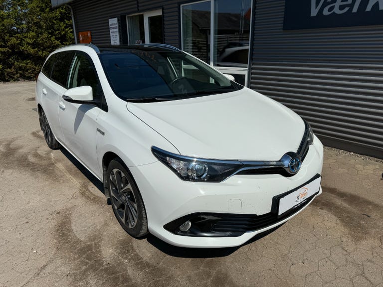 Toyota Auris Hybrid H2 Style Skyview CVT