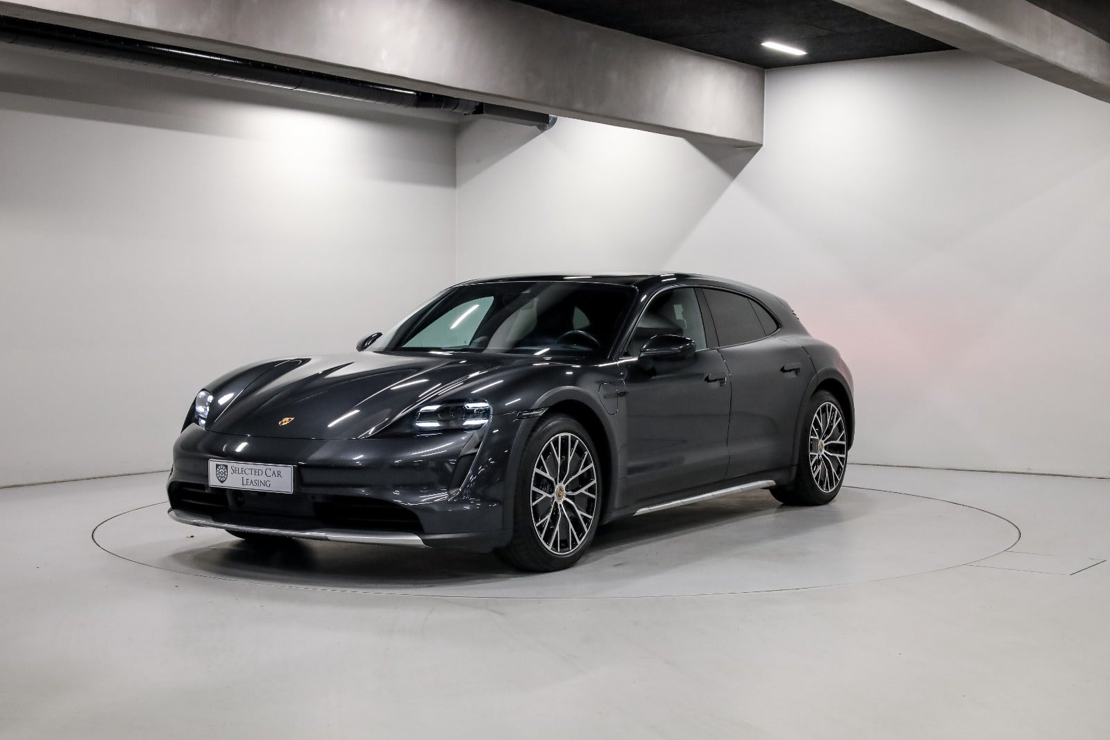 Porsche Taycan 4 Performance+ Cross Turismo
