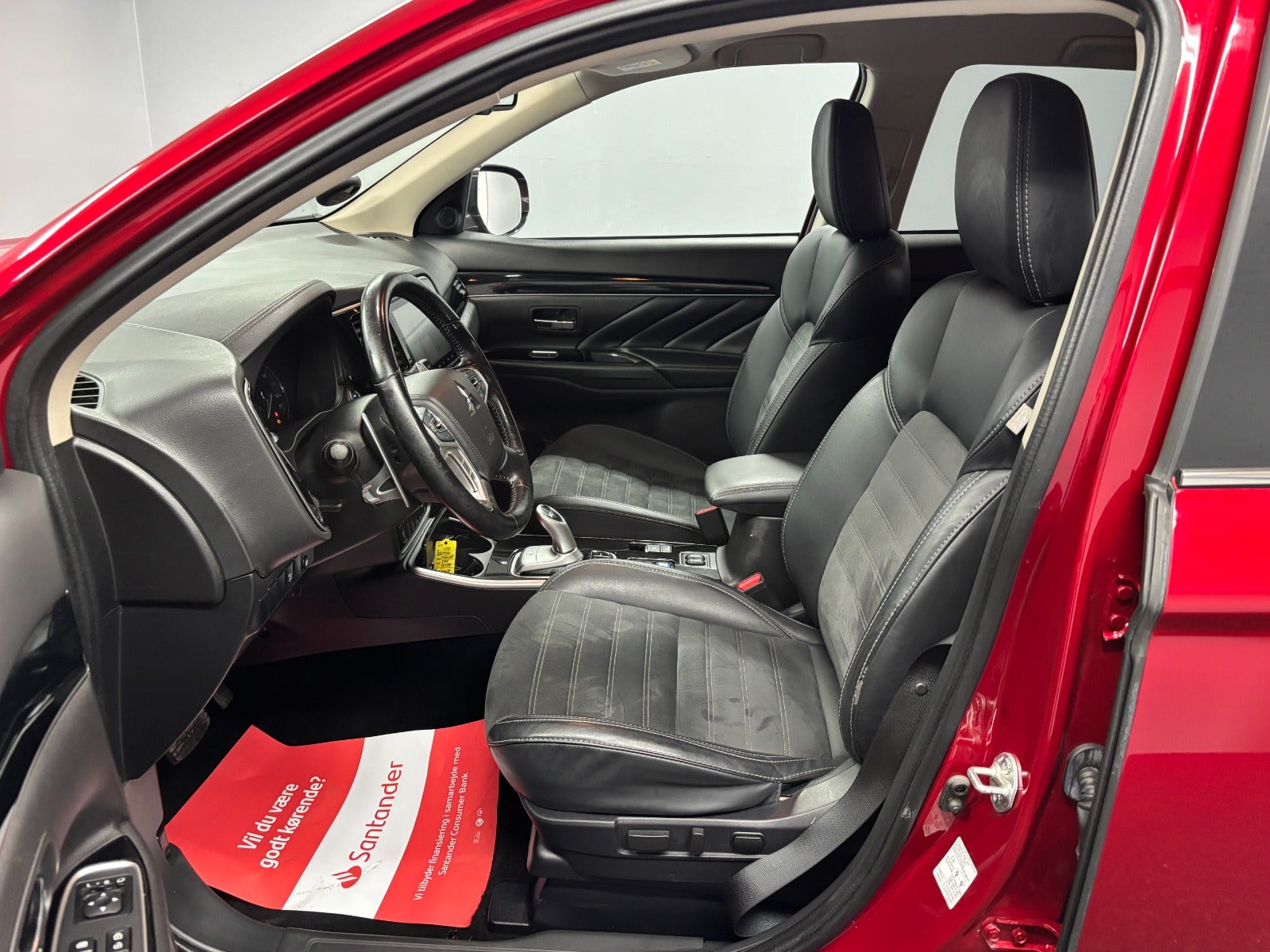 Billede af Mitsubishi Outlander 2,4 PHEV Invite CVT 4WD