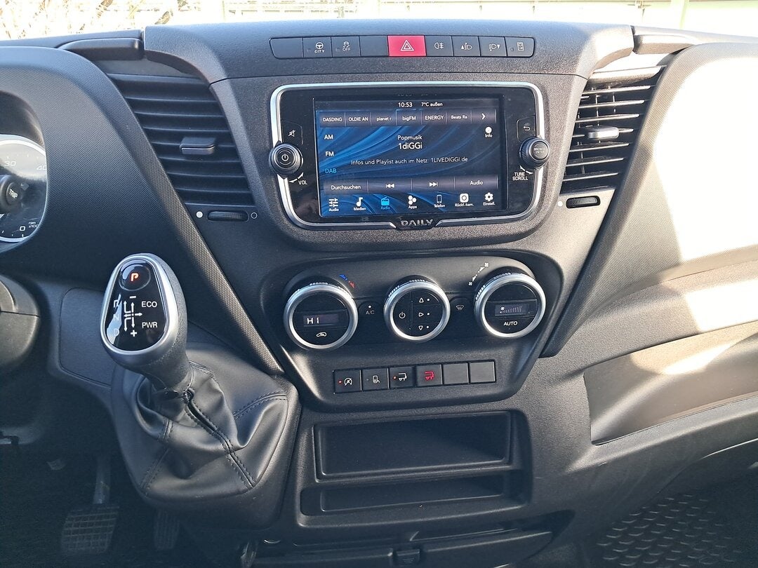 Billede af Iveco Daily 2,3 35S16 4100mm Box m/lift AG8