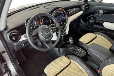 MINI Cooper SE Essential - 4