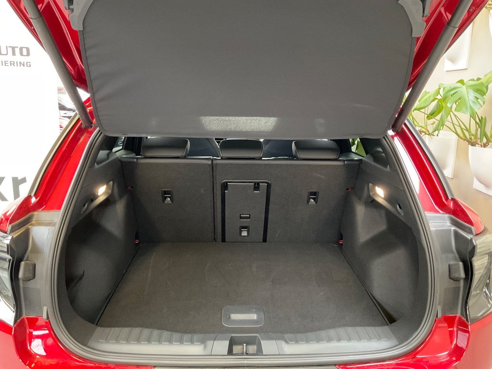 Ford Explorer 82 Select Extended Range 5d - 6