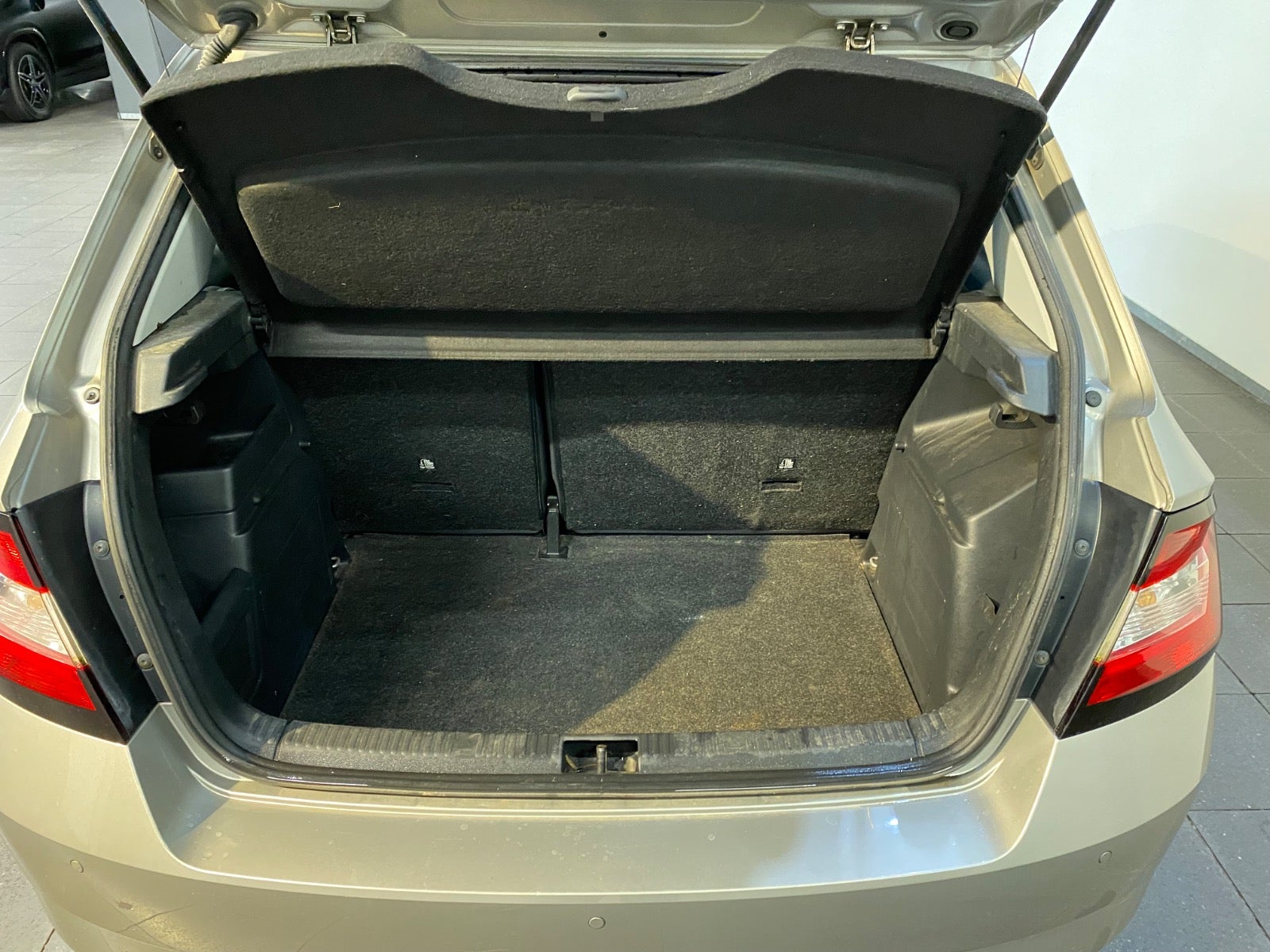 Skoda Fabia (4/8)