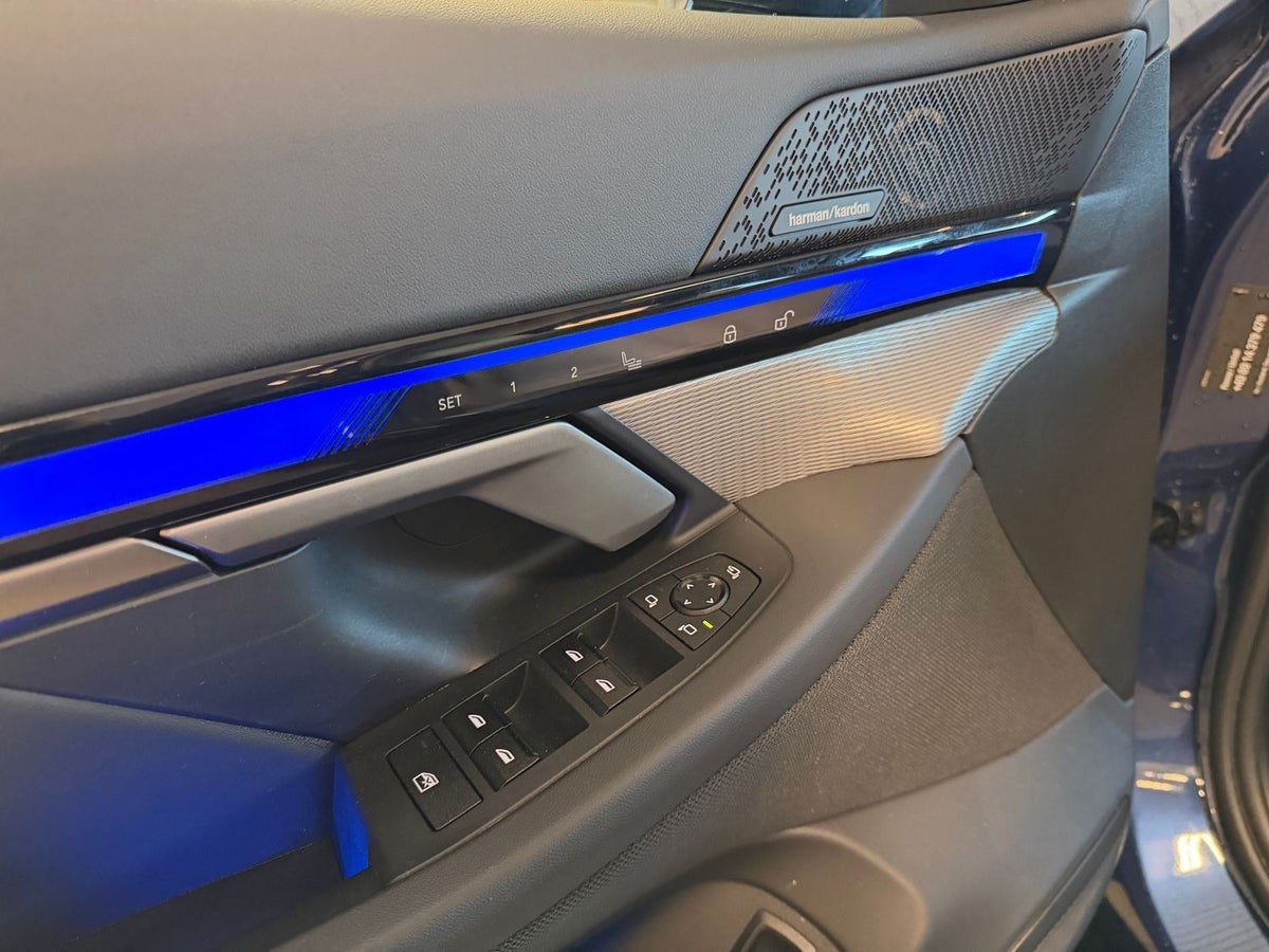 BMW i5 eDrive40 Touring Fully Charged M-Sport billede 6