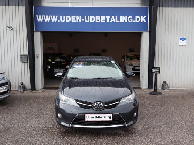 Toyota Auris 2,0 D-4D T4