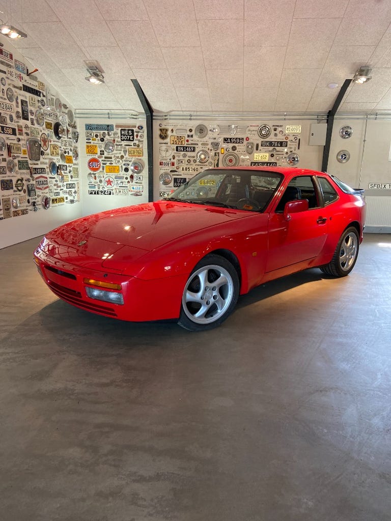 Porsche 944 S