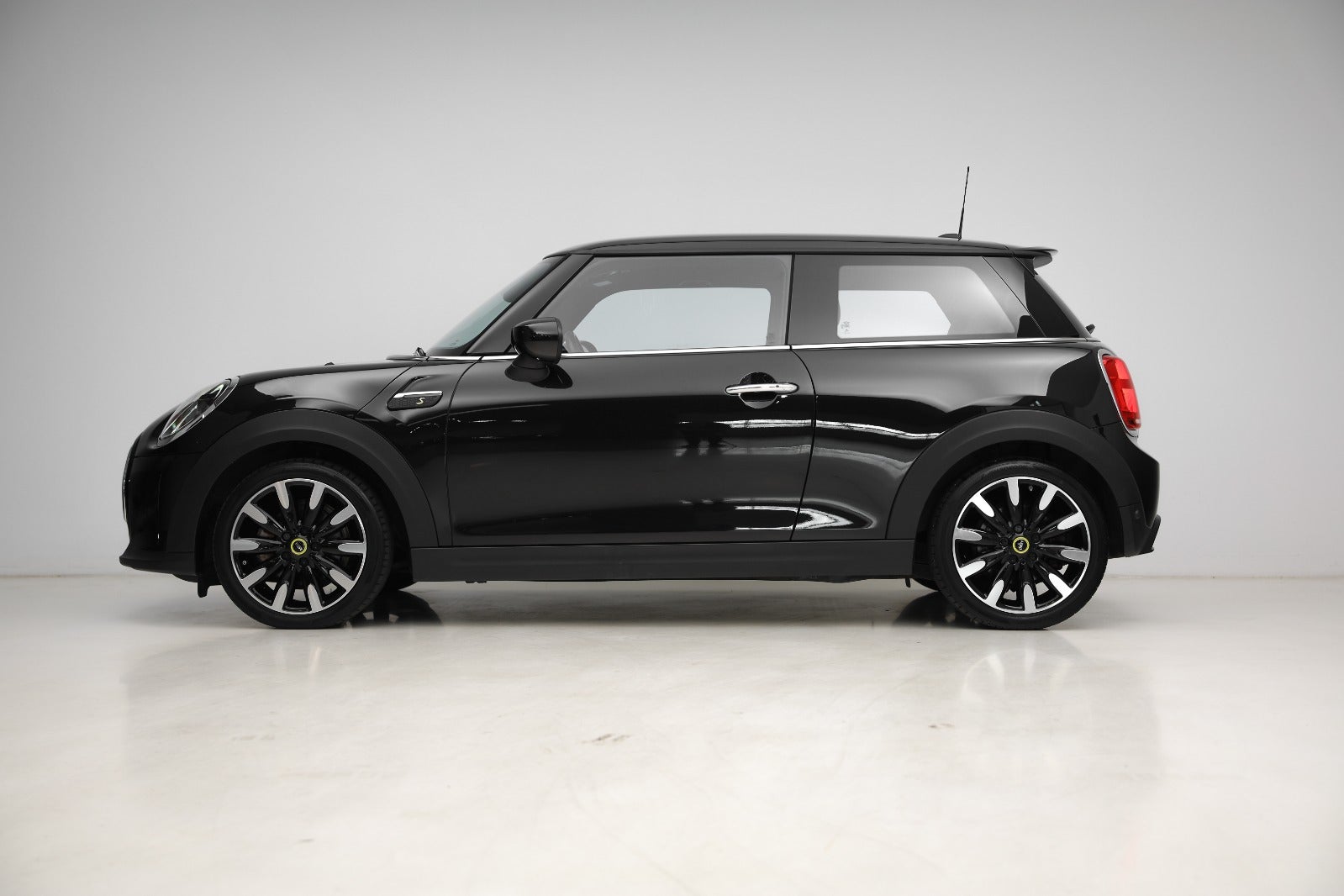 MINI Cooper SE Classic Trim