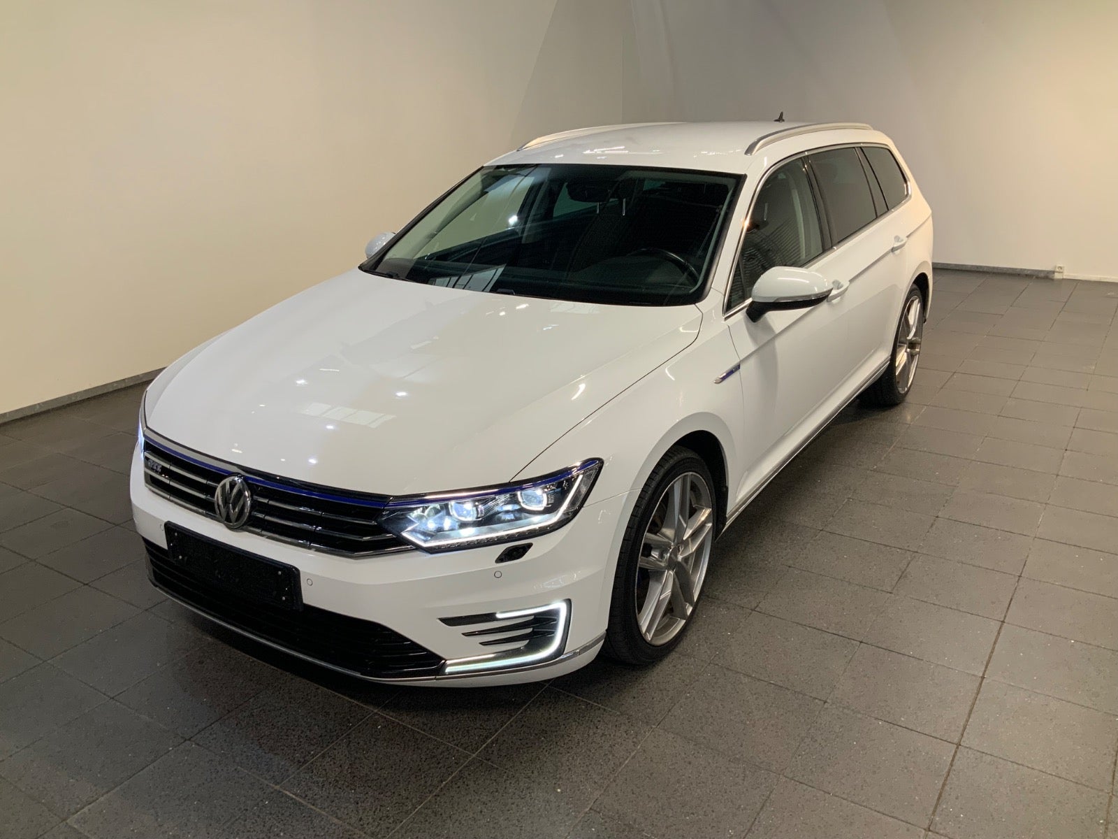 VW Passat (1/8)