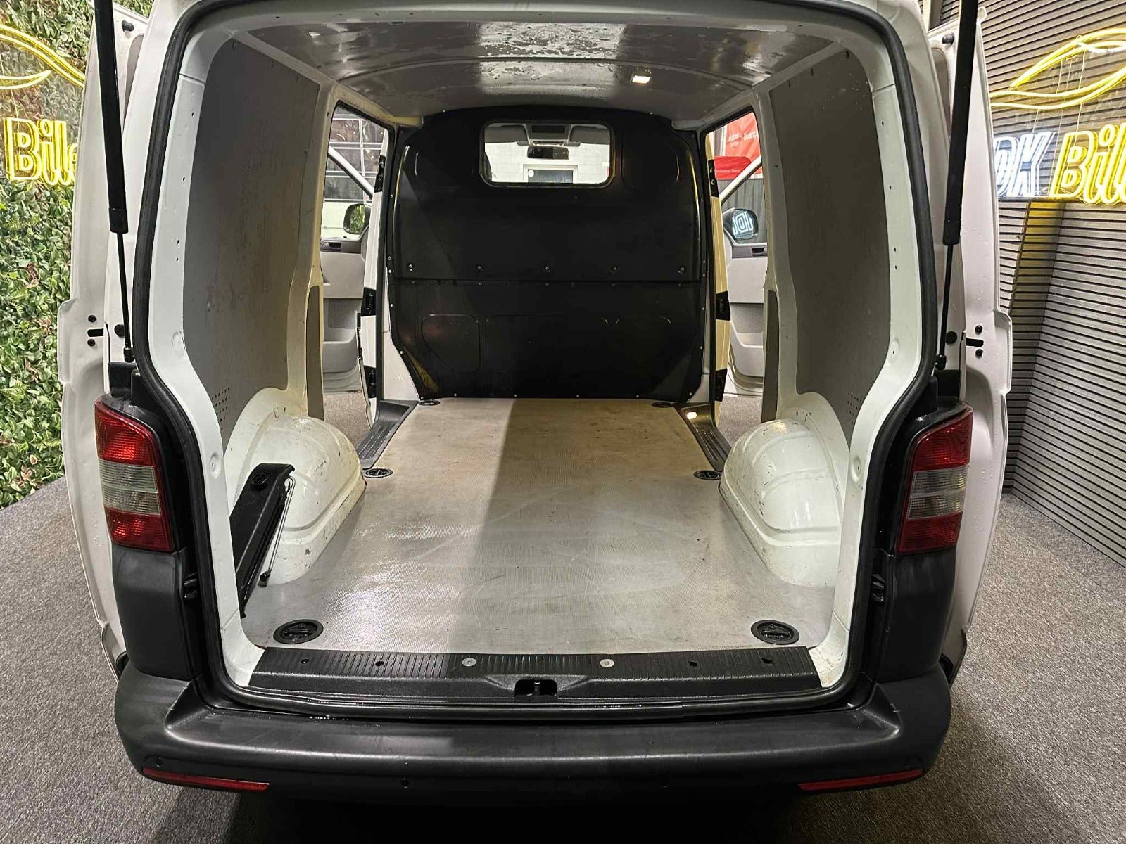 Billede af VW Transporter 2,0 TDi 114 Kassevogn kort BM