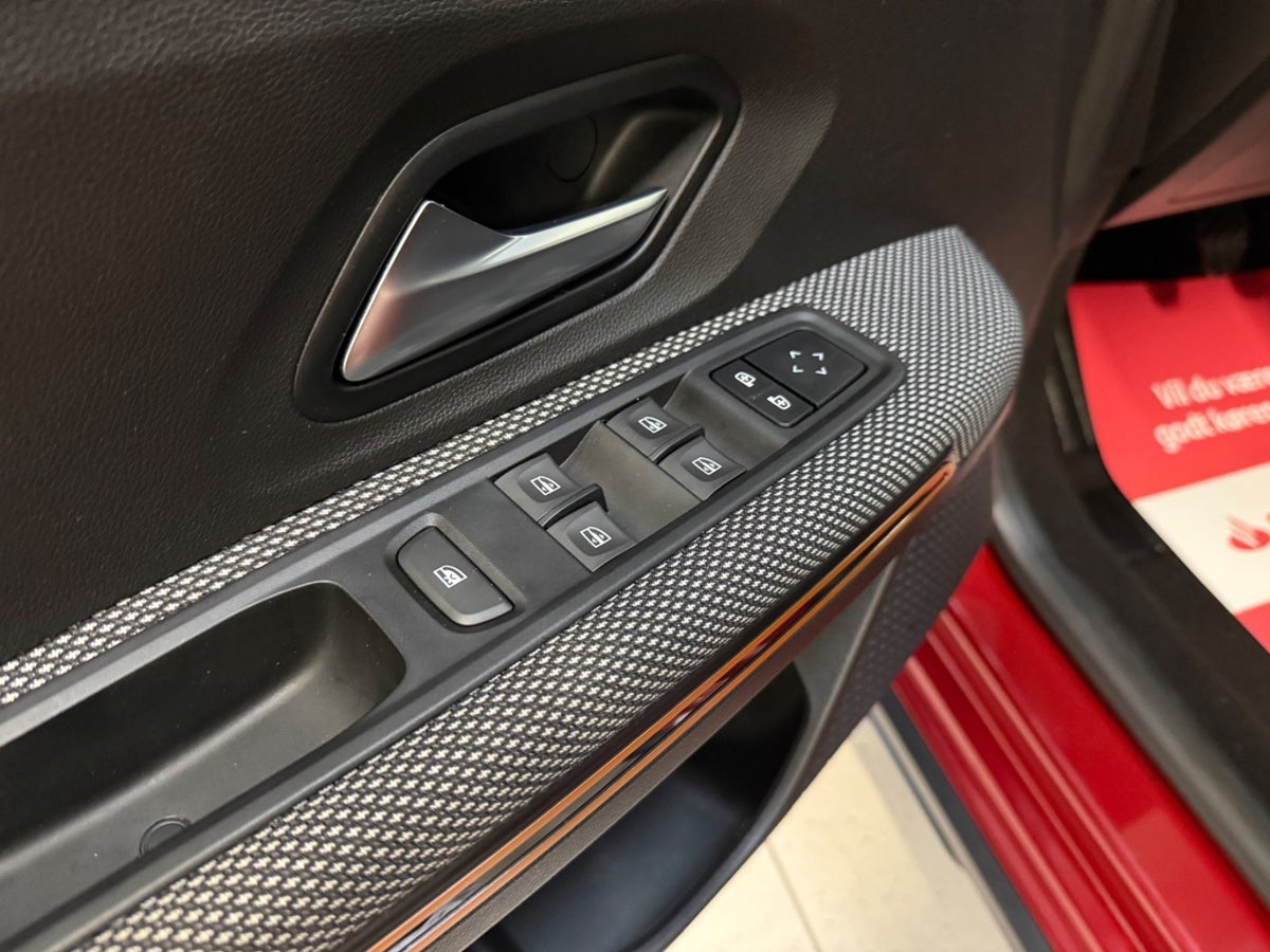 Dacia Sandero Stepway TCe 90 Comfort Dacia Sandero Stepway TCe 90 Comfort