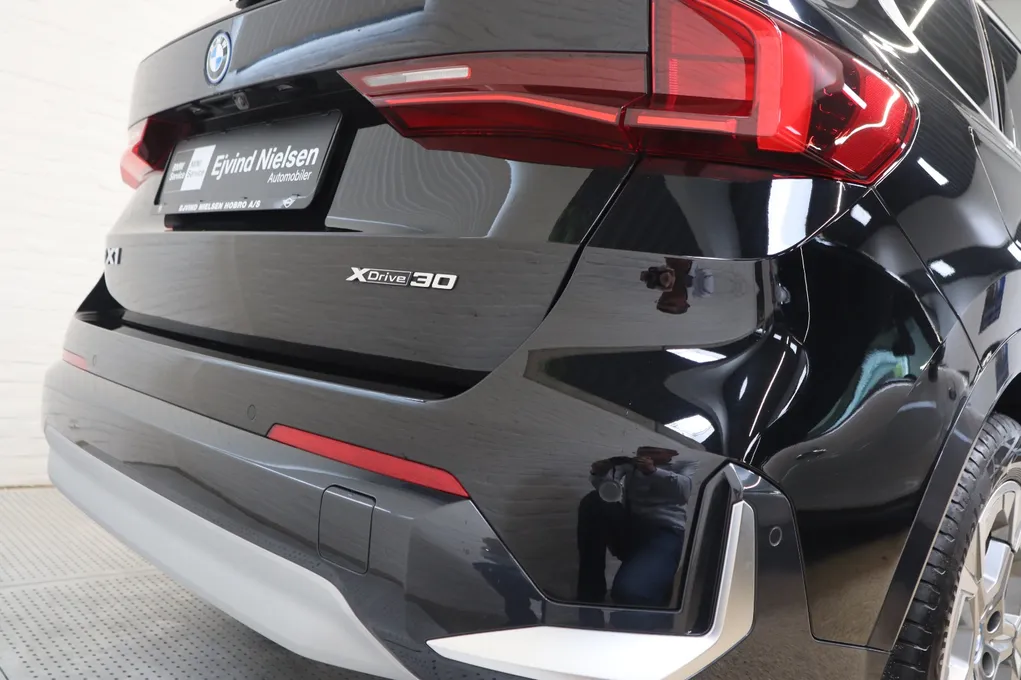 BMW iX1 xDrive30 X-Line