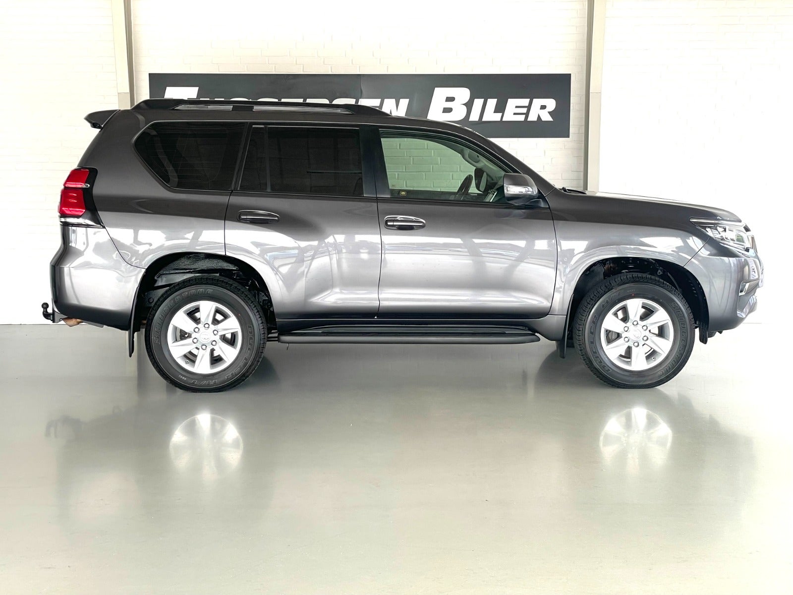 Billede af Toyota Land Cruiser 2,8 D-4D T2 aut. Van