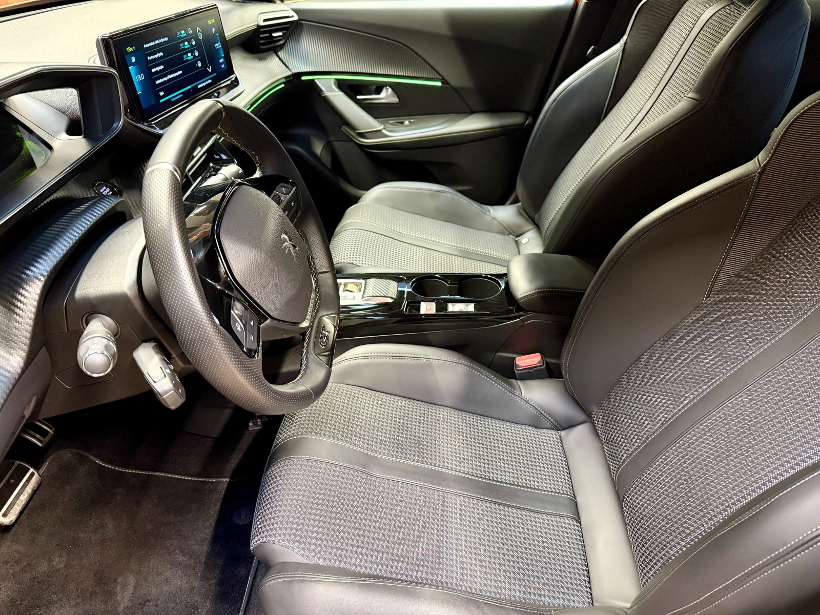Billede af Peugeot e-2008 50 GT
