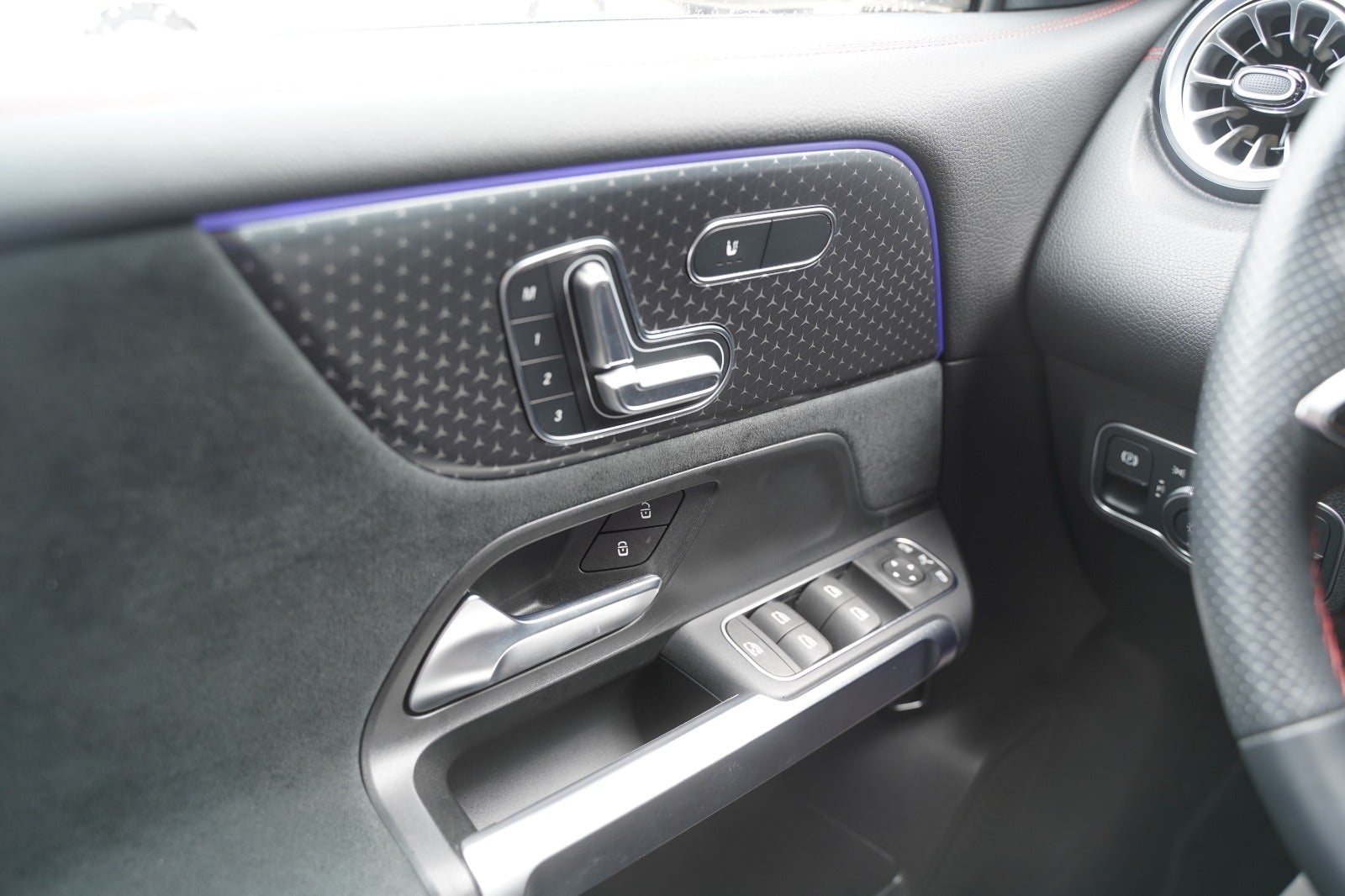 Billede af Mercedes EQB300  AMG Line 4Matic
